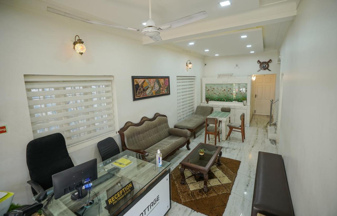 Adams Cottage Kochi Екстериор снимка